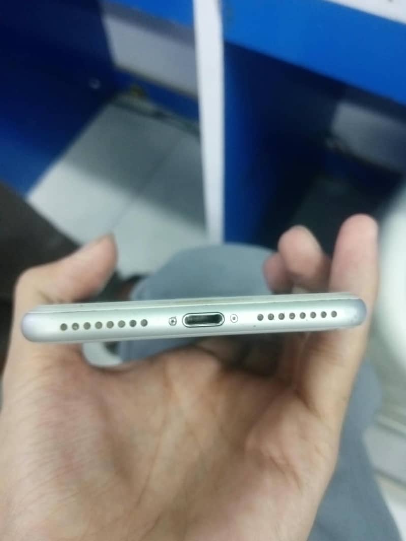 Apple iPhone 8 Plus 7