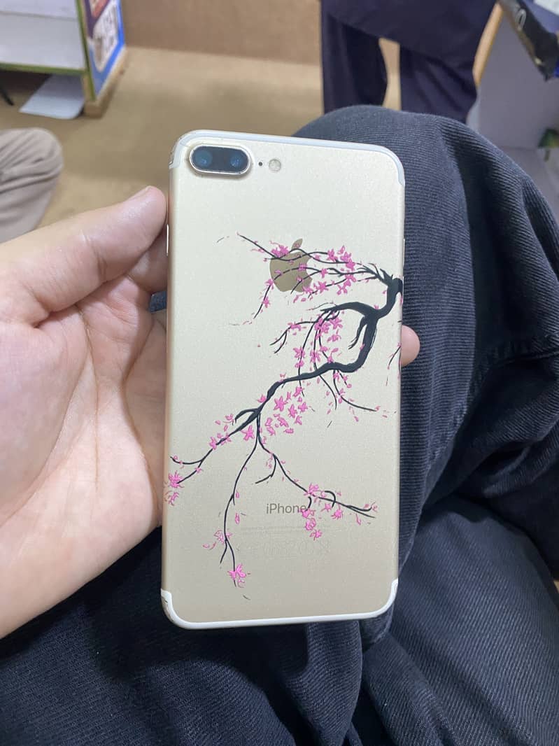 Apple iPhone 7 Plus 0