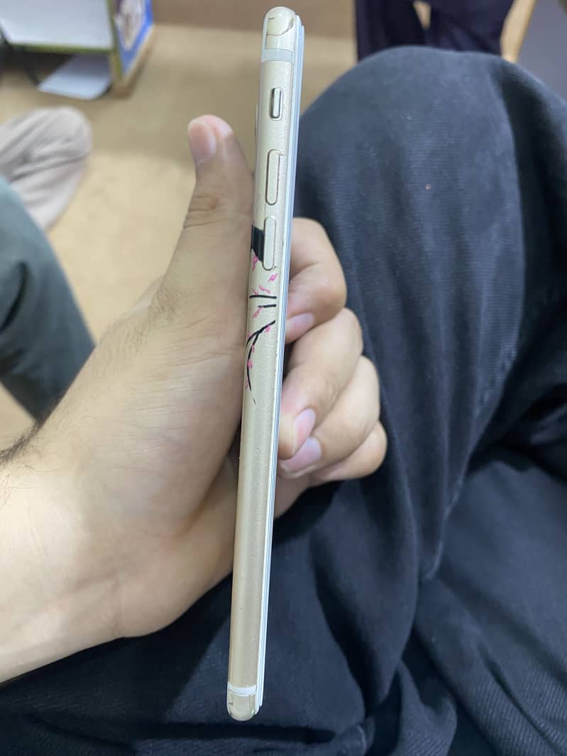 Apple iPhone 7 Plus 4