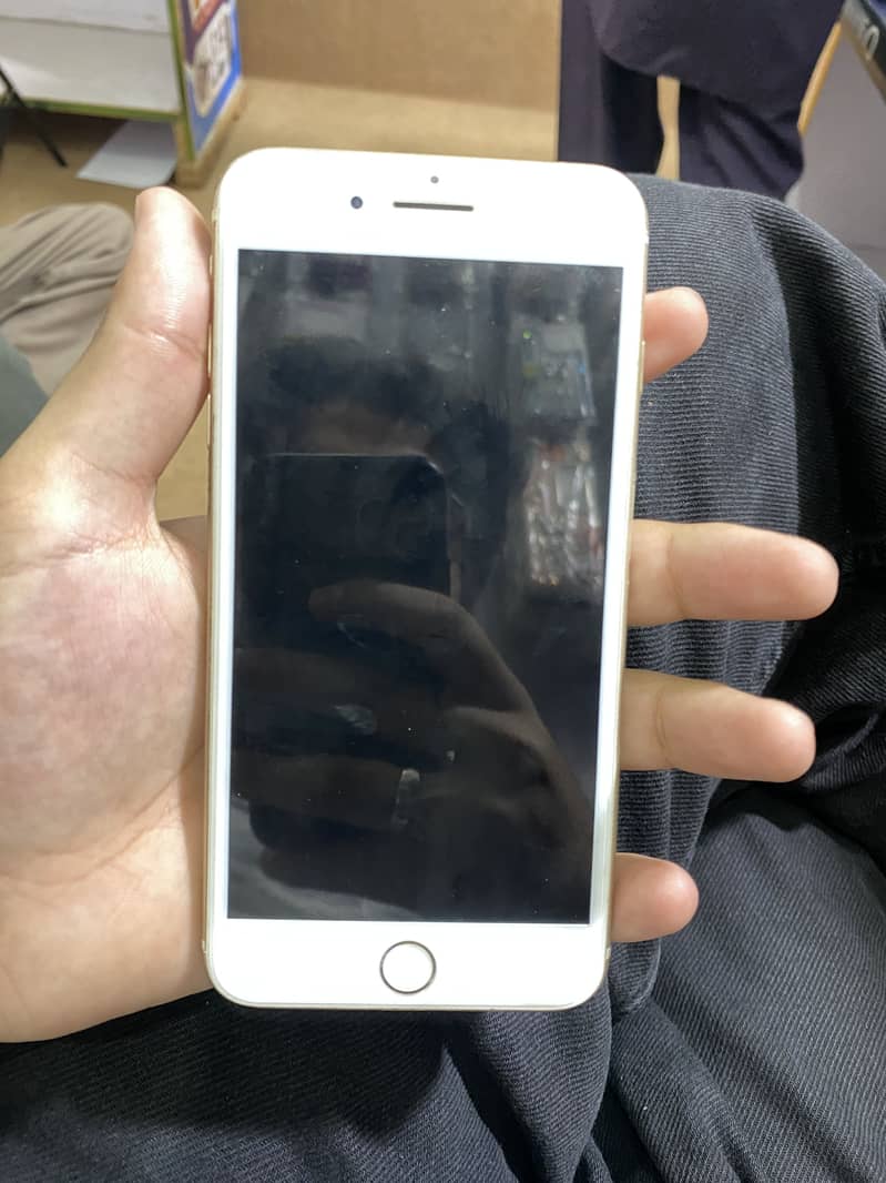 Apple iPhone 7 Plus 5