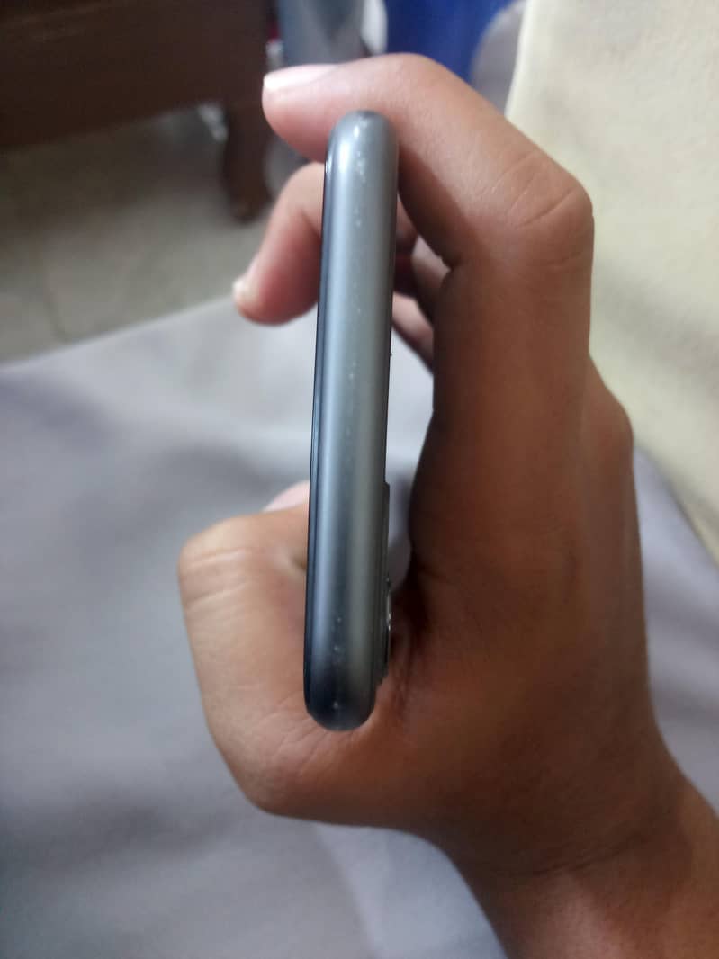 Apple iPhone 11 2