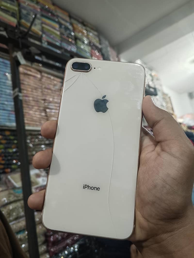Apple iPhone 8 Plus 2