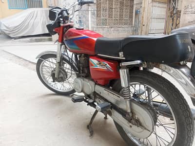 Honda CG 125 for sale lush and attractive condition double sman