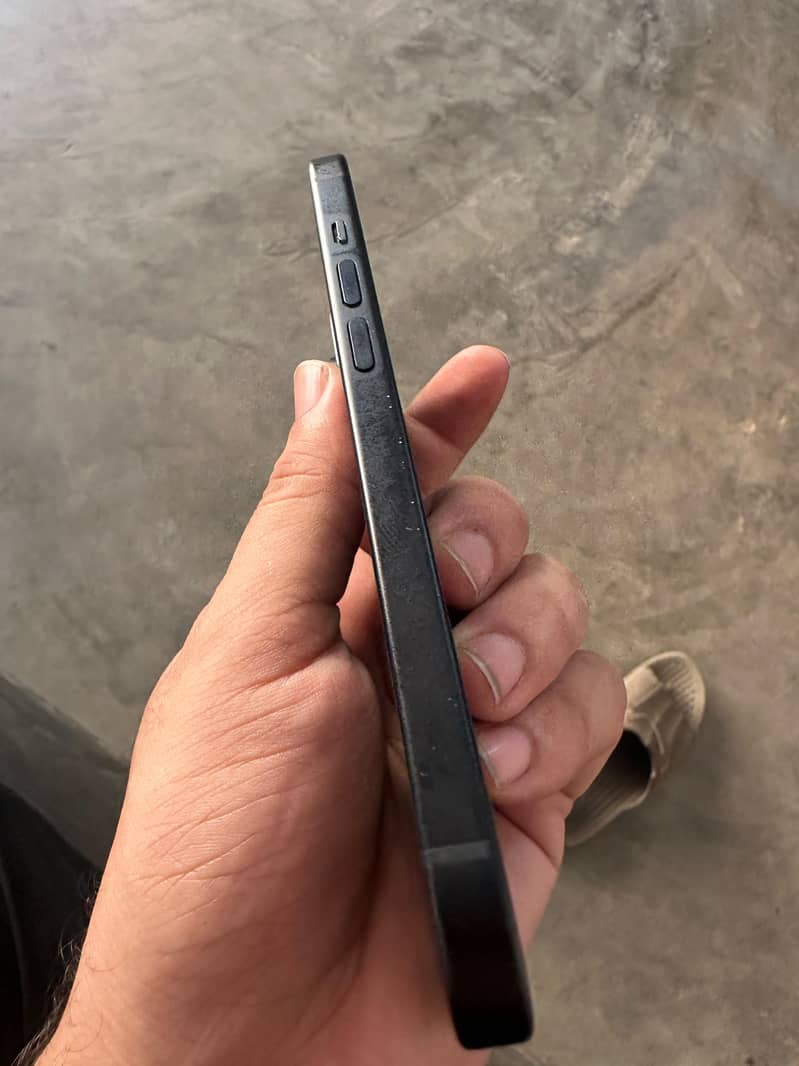 Apple iPhone 15 4