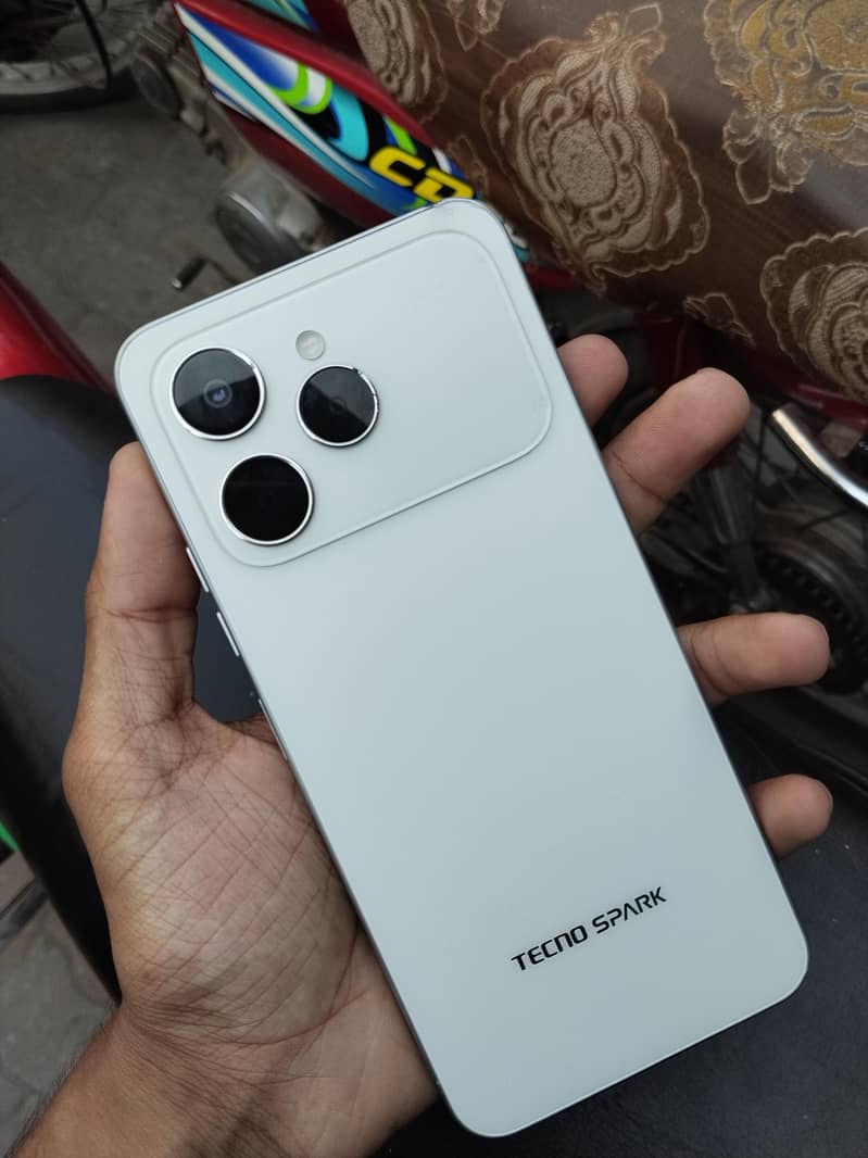Tecno Spark 4 1