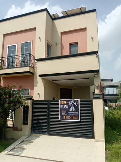 A Beautifully Designed Bungalow With 100 Ft. Wide Approach In An Excellent Location. Close To Airport, Shopping Mall, Metro Cash & Carry, Masjid & Park.