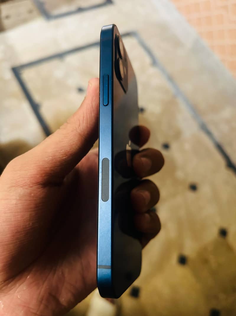 Apple iPhone 12 2