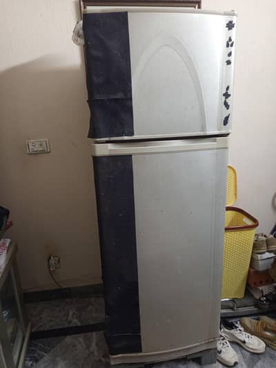 Dawlance Medium Fridge (11-13 CFT)