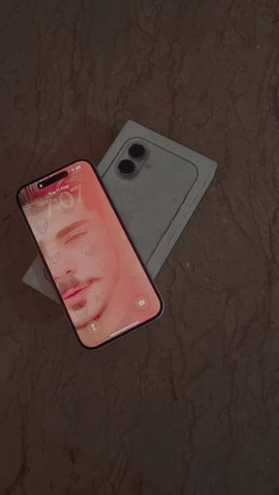 Apple iPhone 16