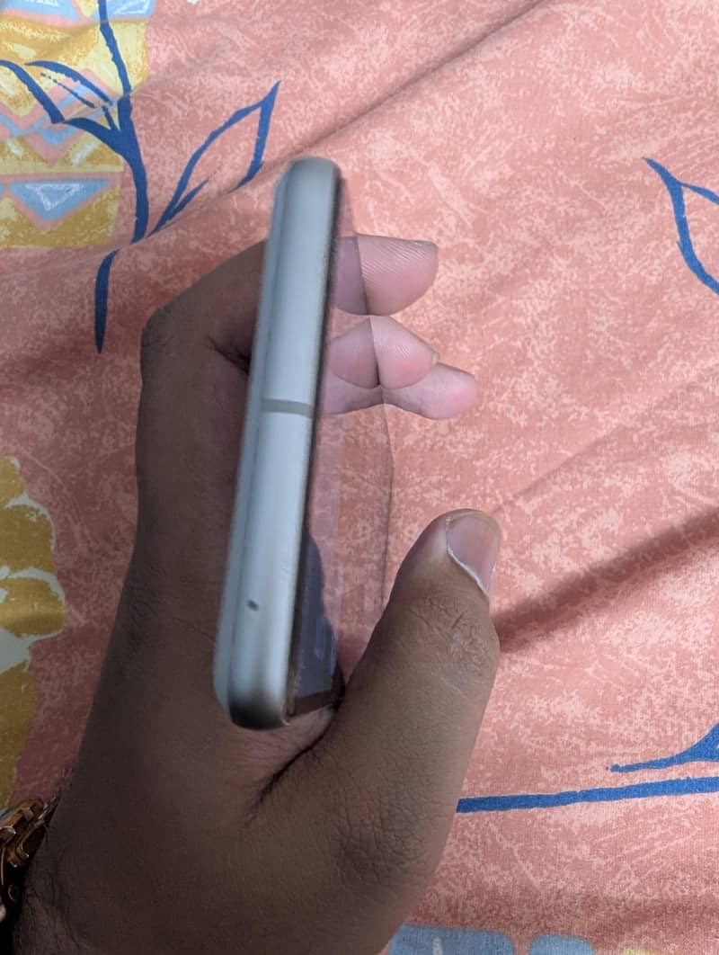 Google Pixel 7 5