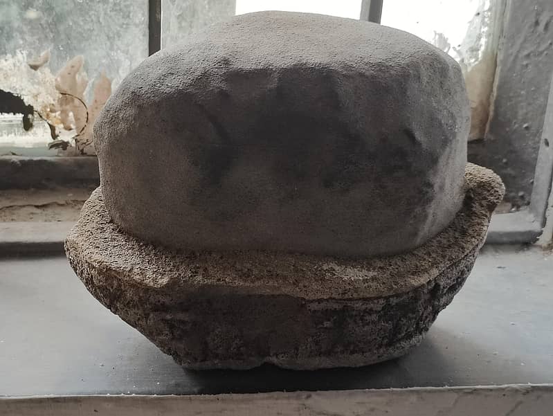 antique stone 0