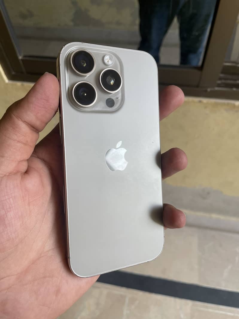 Apple iPhone 16 Pro 6