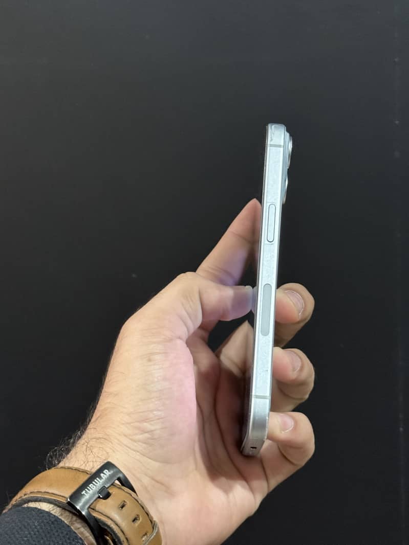 Apple iPhone 15 2