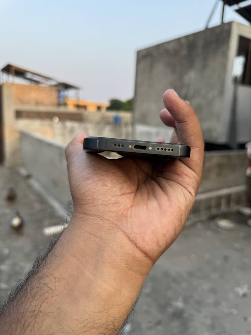 Apple iPhone 13 1