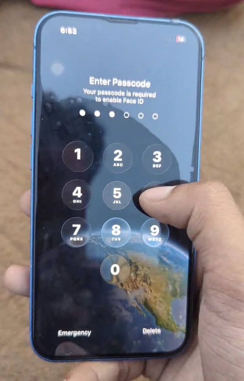 Apple iPhone 13 7