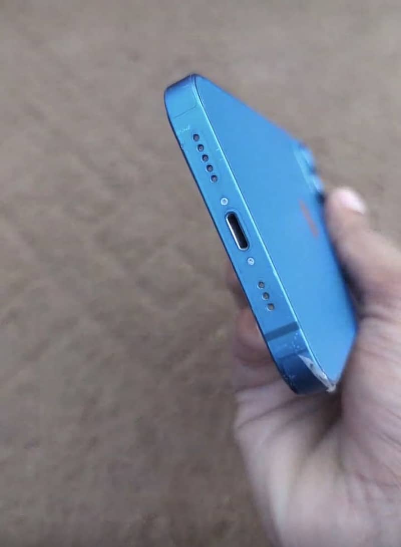 Apple iPhone 13 9