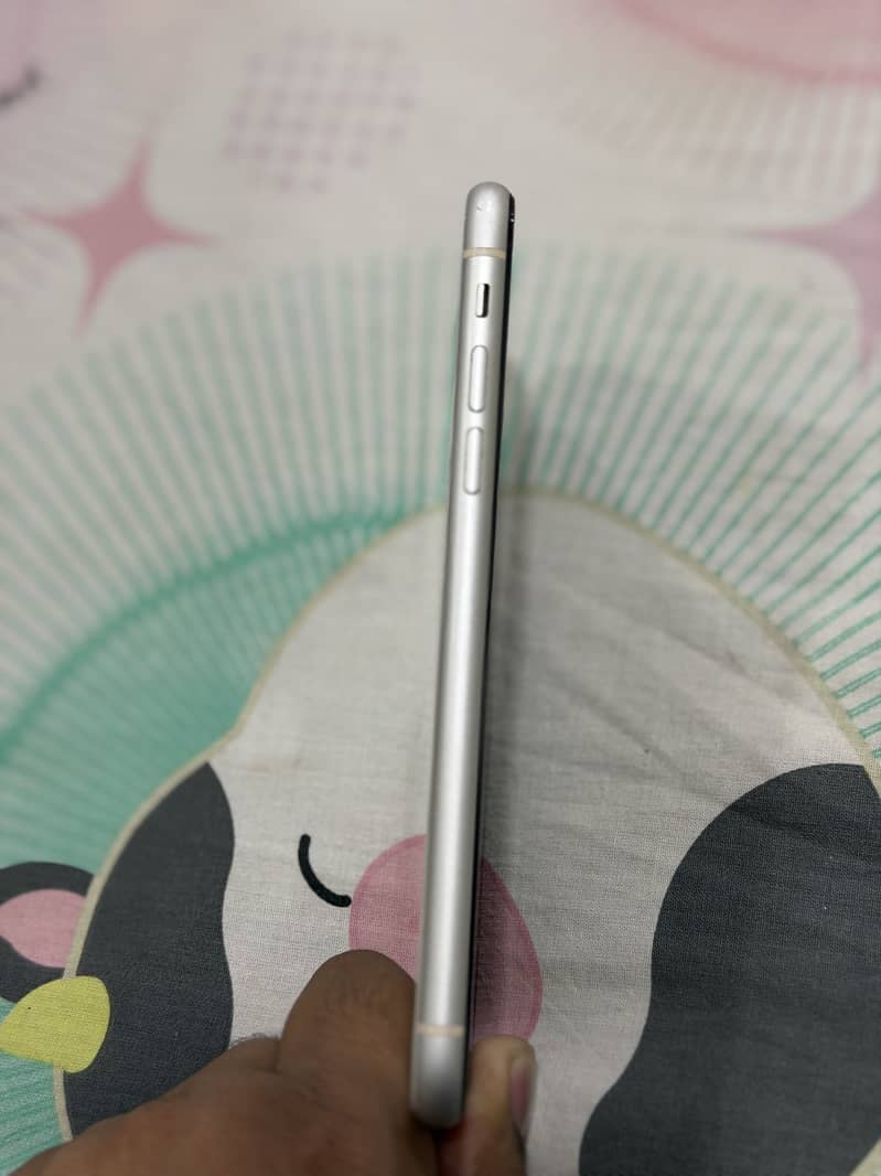Apple iPhone 11 3
