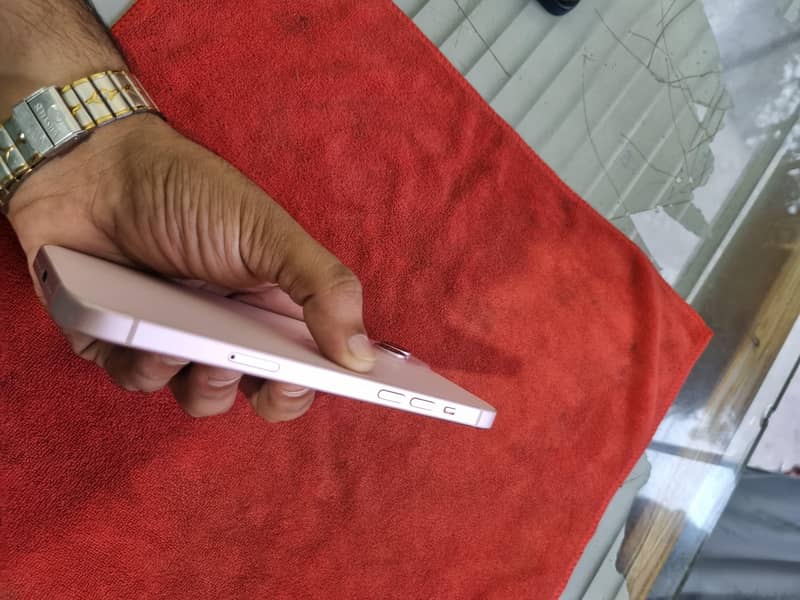 Apple iPhone 15 plus 2