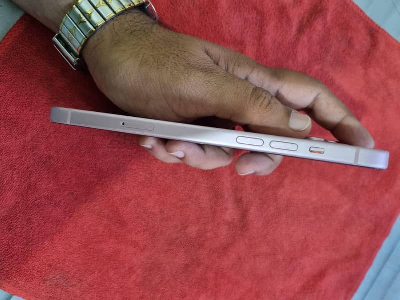 Apple iPhone 15 plus 5