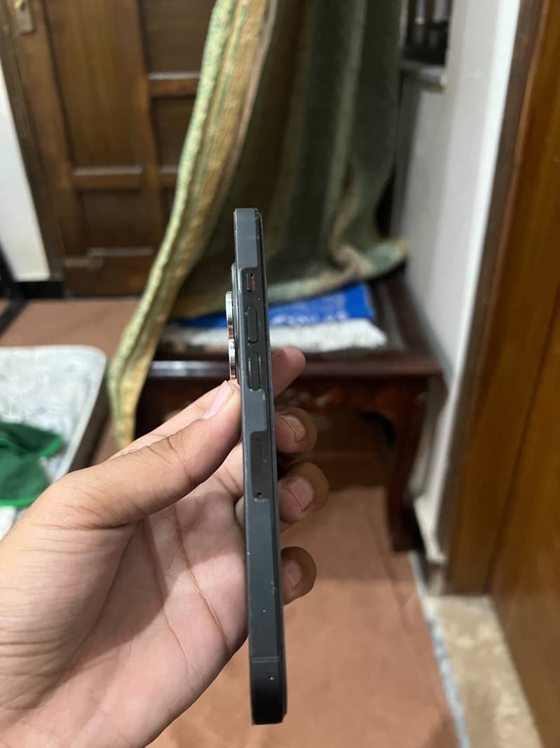 iPhone 14 Pro 3