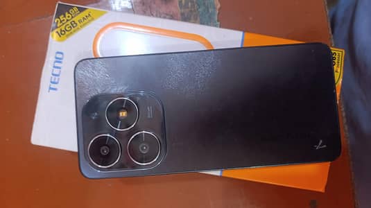 Tecno spark 20 8/256