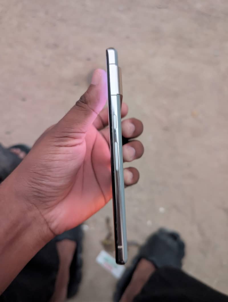 Google Pixel 7 Pro 6
