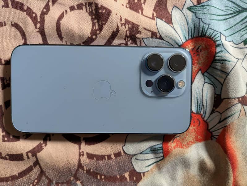 Apple iPhone 13 Pro 1
