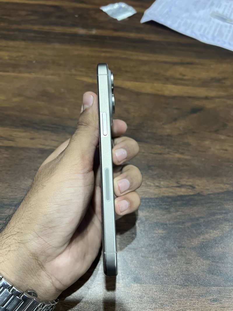 iPhone 15 Pro Max 2