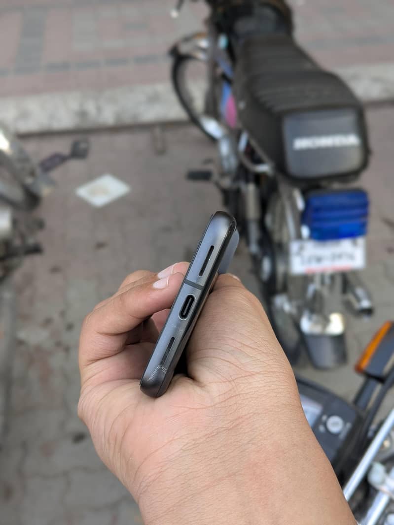 Google Pixel 8 2