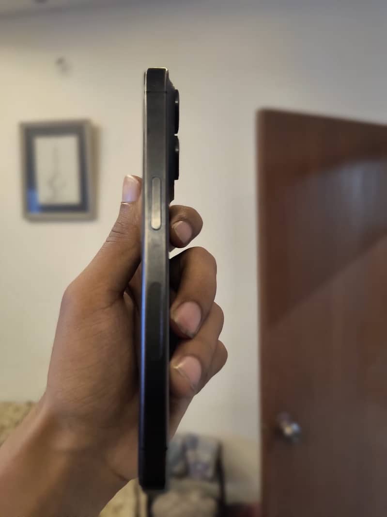 Apple iPhone 15 Pro 2