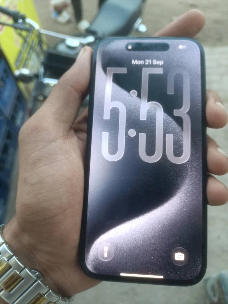 Apple iPhone 15 Pro 0