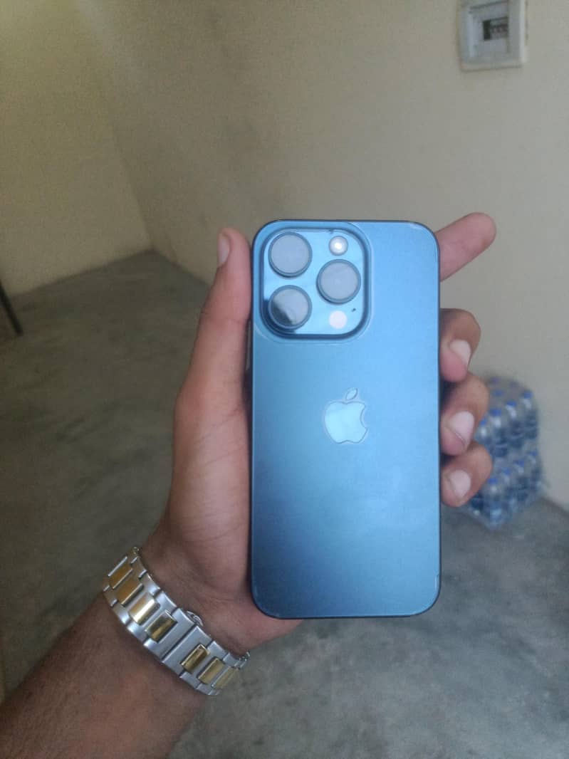 Apple iPhone 15 Pro 1