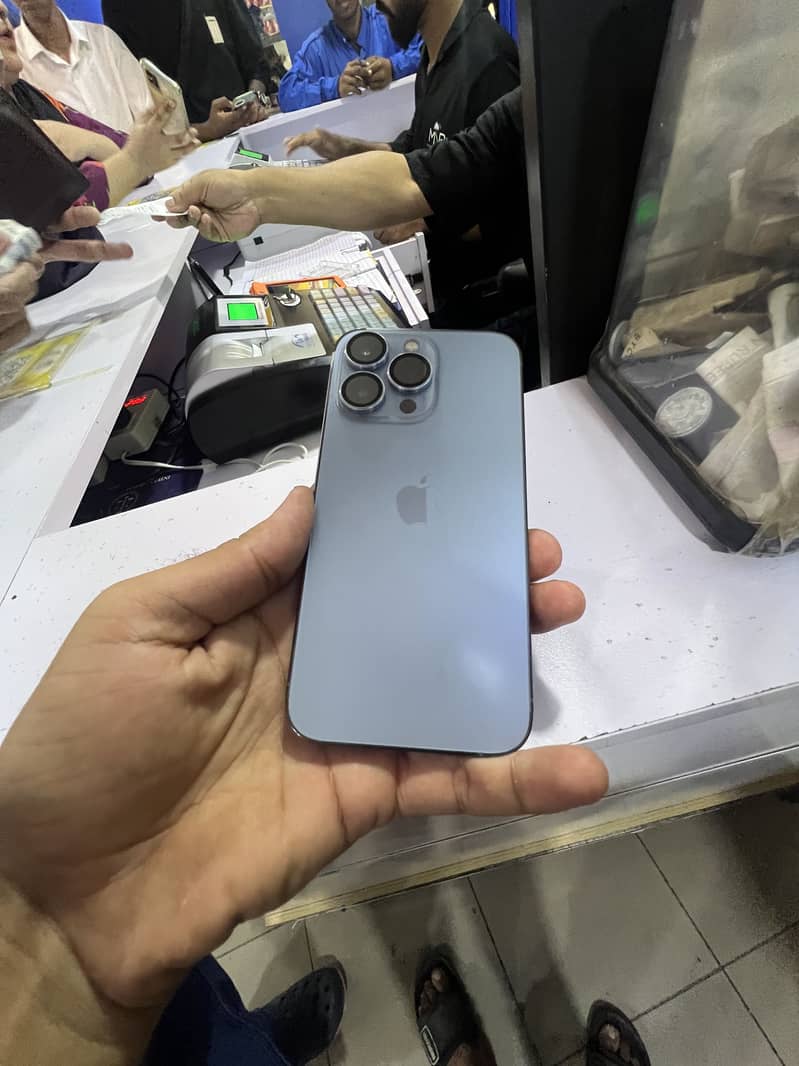 Apple iPhone 13 Pro 1