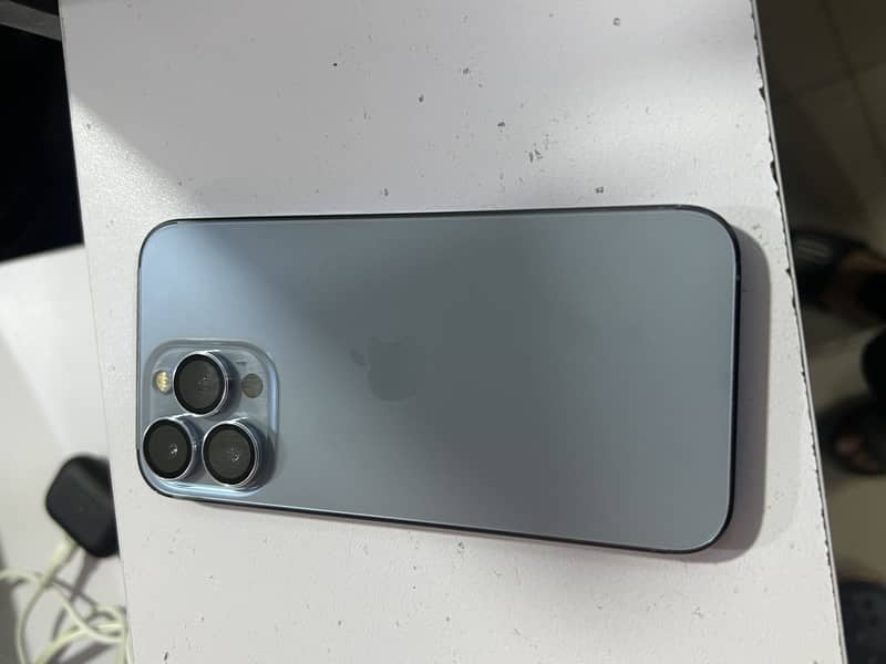 Apple iPhone 13 Pro 4
