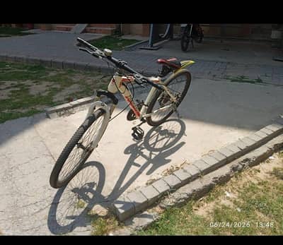 Paralelo Mountain Bike 26 Inch – Disc Brakes & Front Suspension