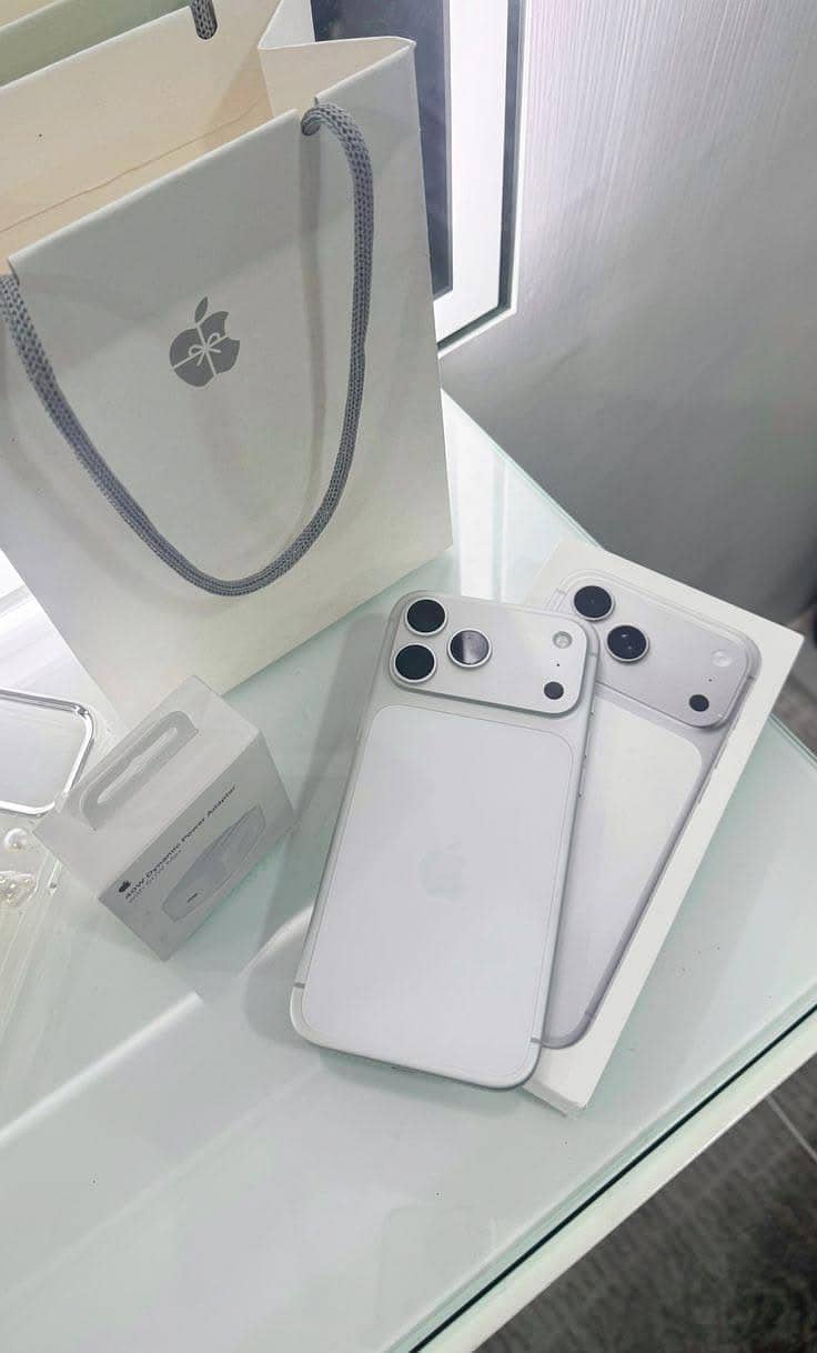 Apple iPhone 17 Pro Max 0