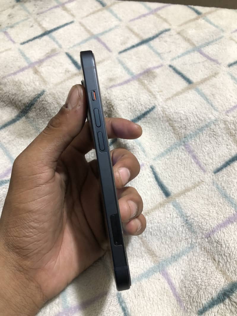 Apple iPhone 13 1