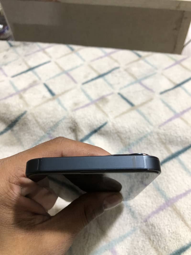 Apple iPhone 13 3