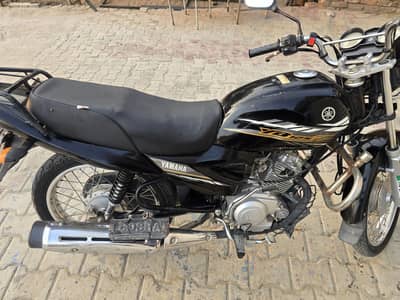 YBR Z 125 Black Color 2020