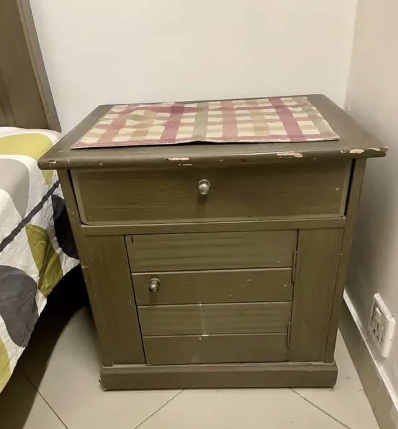 Bed + Dressing + 2 side tables 2