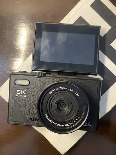 5k ultra HD vlogging camera ,5k videos, 75 mp photos, flip screen