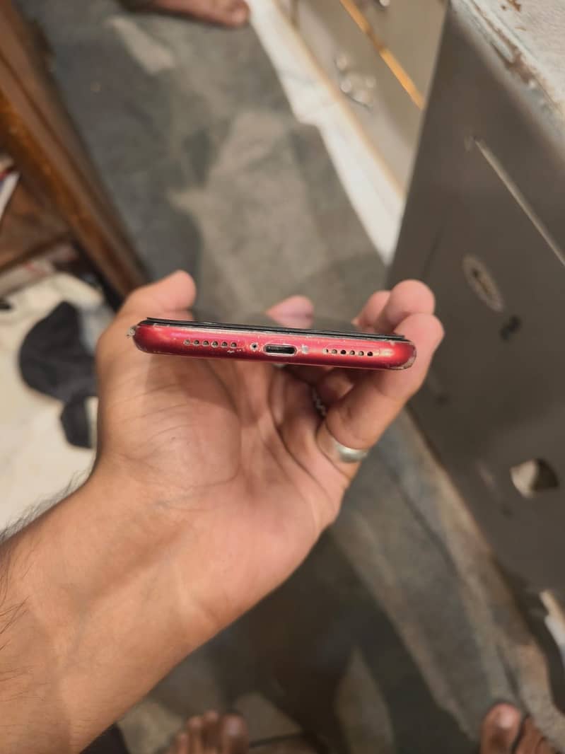 Apple iPhone 11 4