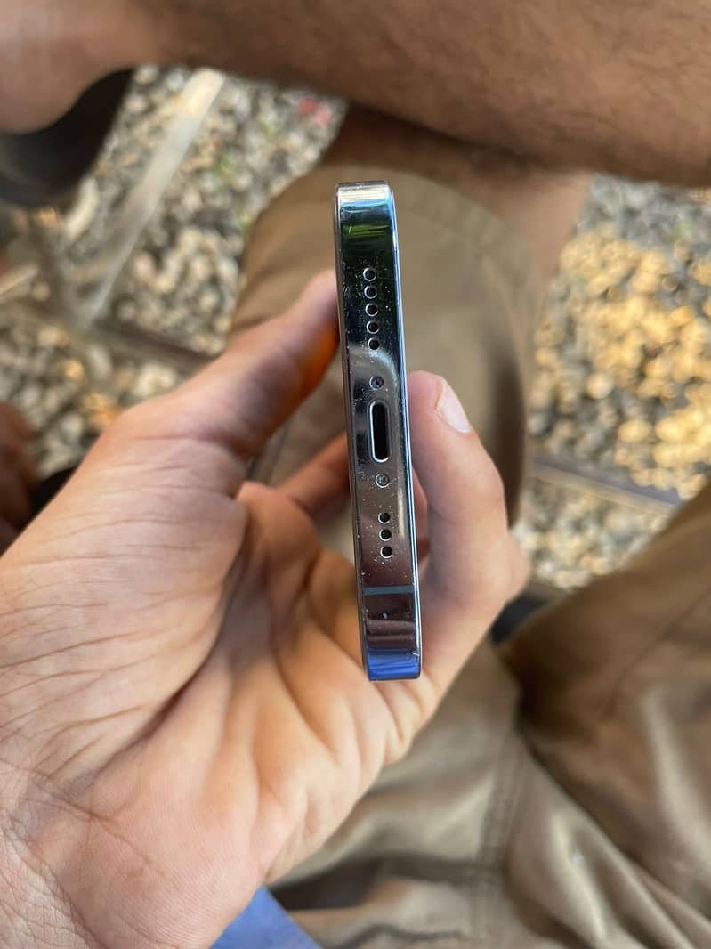 Apple iPhone 13 Pro 3