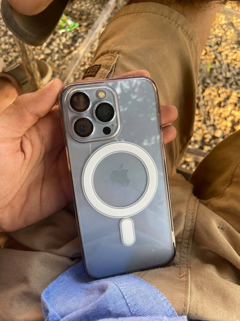 Apple iPhone 13 Pro 4