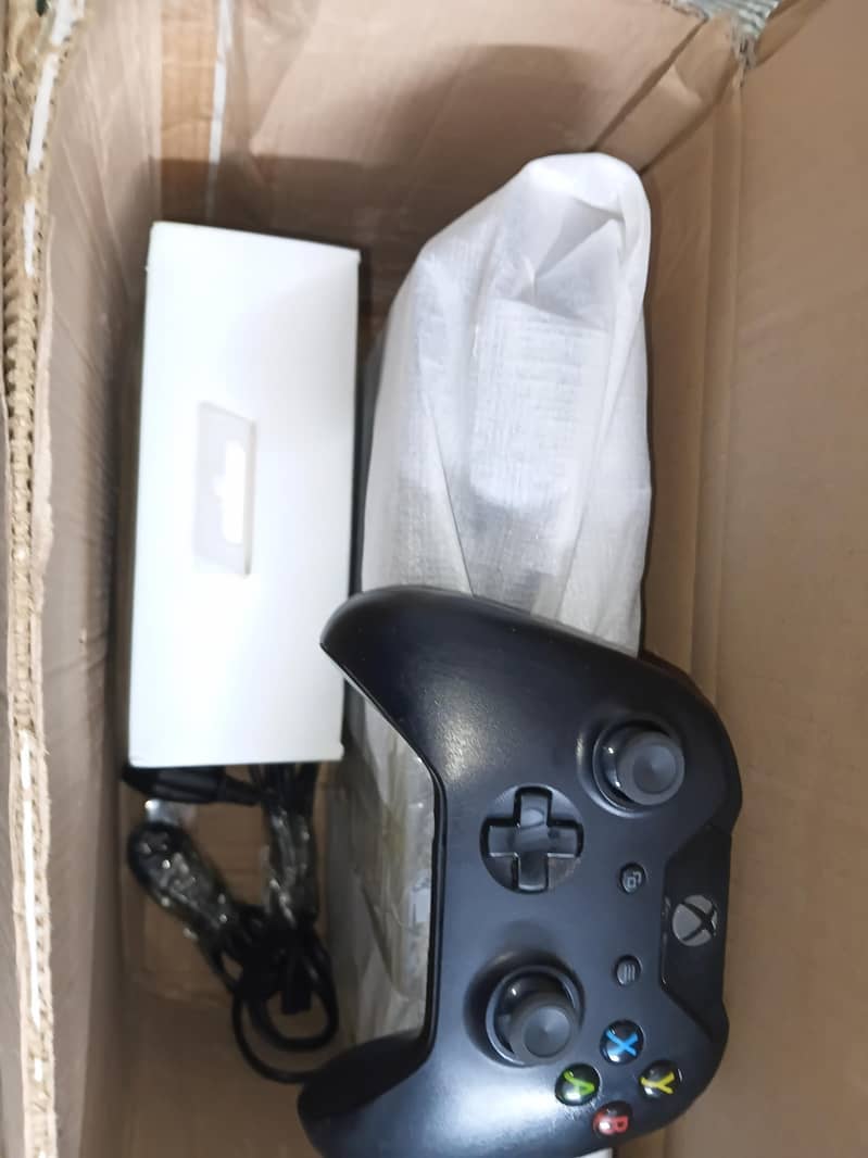 Xbox One fat 2