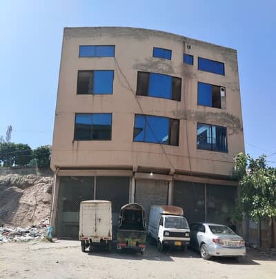 Prime Location Building Spread Over 10 Marla In Gulraiz Housing Society Phase 2 Available