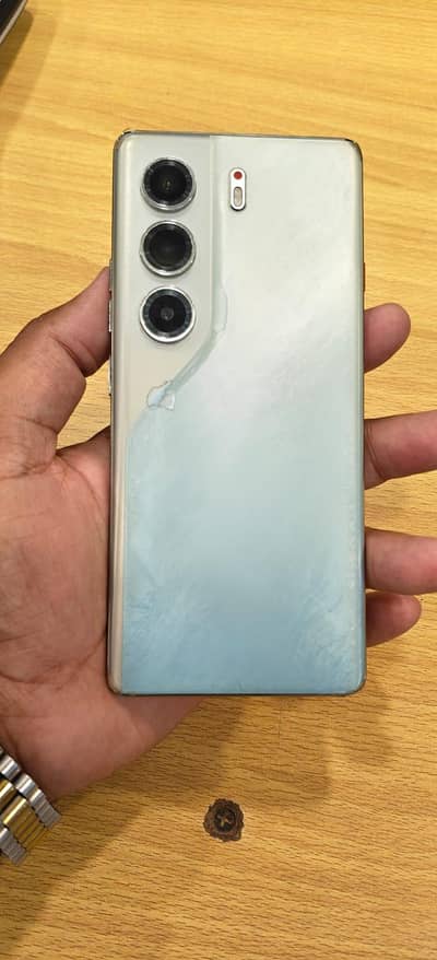 Tecno CAMON 40 Pro