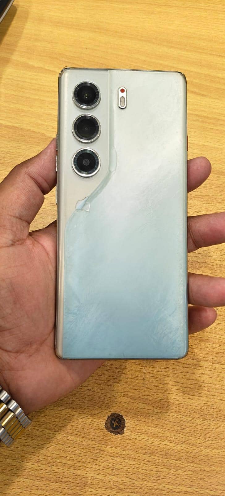 Tecno CAMON 40 Pro 0
