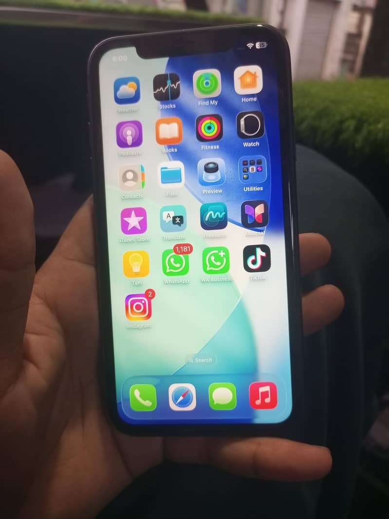 Apple iPhone 11 3