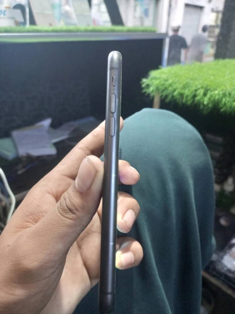 Apple iPhone 11 5